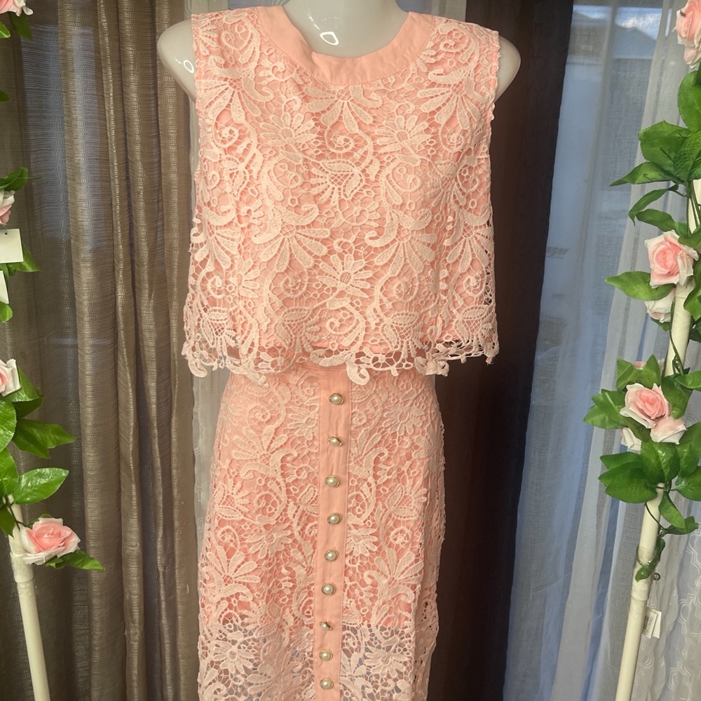 Elegant Pink Lace Dress